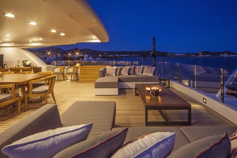 The 46m Yacht EIGHT