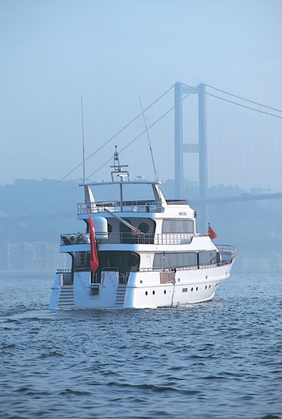 Aft Aspect Aboard Yacht GOLDEN HEAD