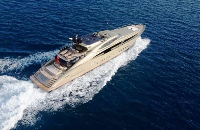 From Above Aspect On Yacht HOKULANI