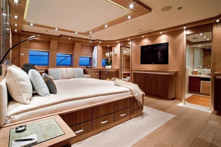 The 46m Yacht ONENESS