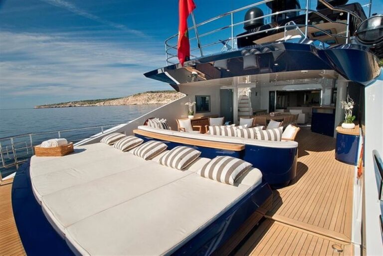The 46m Yacht ONENESS