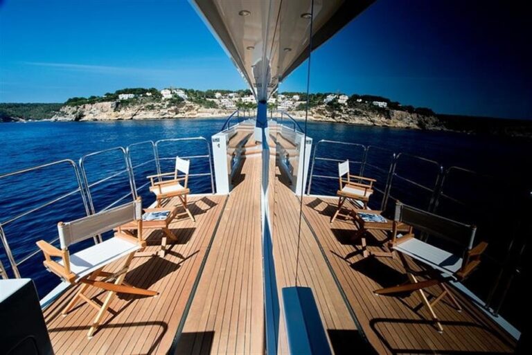 The 46m Yacht ONENESS