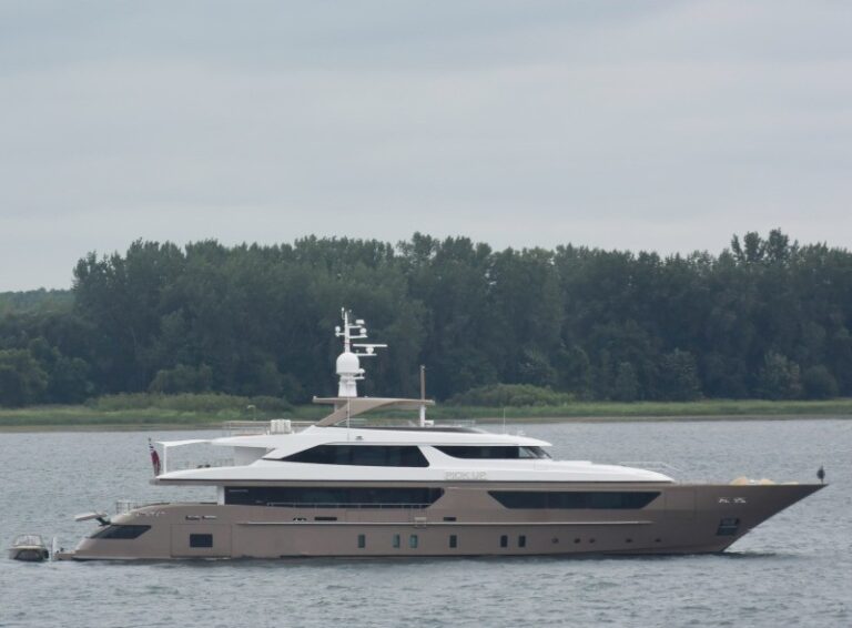 The 46m Yacht PICK UP