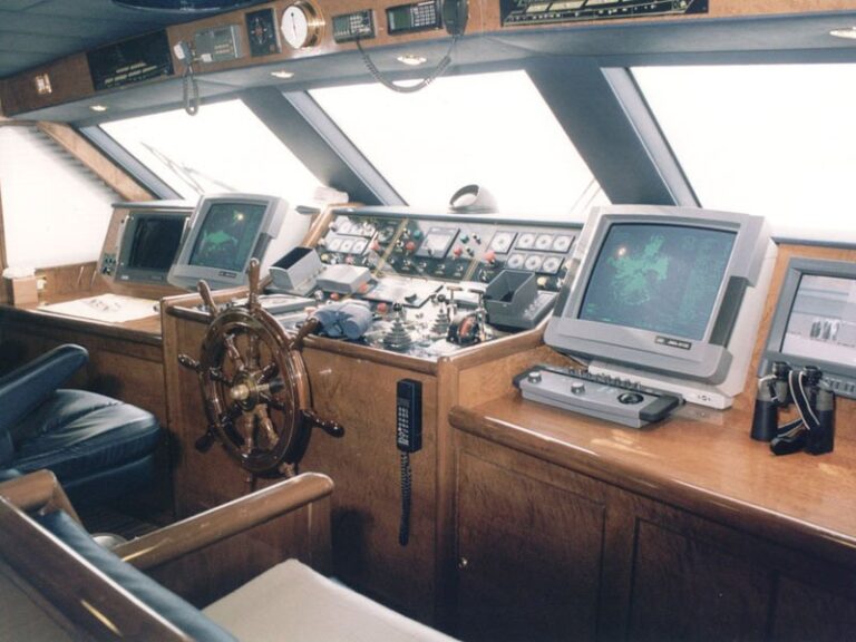 Bridgedeck On Yacht WHITE KNIGHT