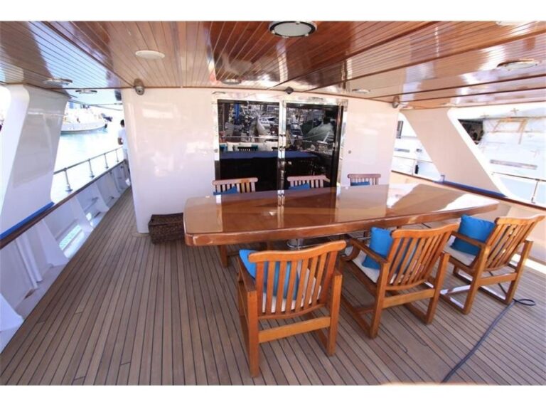 The 46m Yacht WHITE KNIGHT