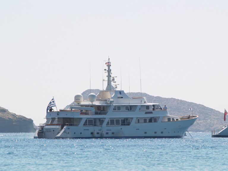 Overview On Board Yacht WHITE KNIGHT