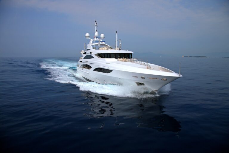 Cruising On Yacht WILD ORCHID I