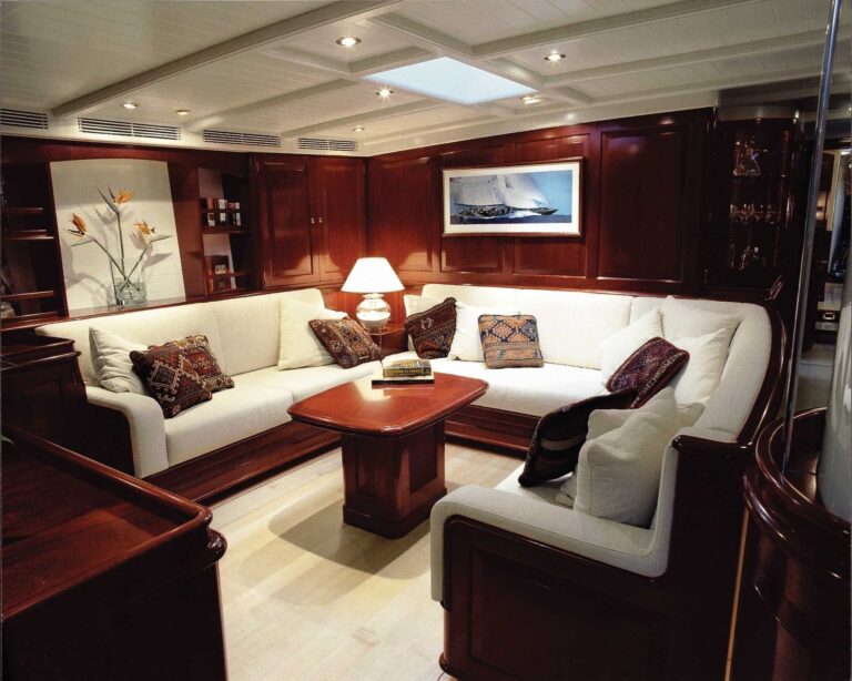 Sitting: Yacht WINDROSE OF AMSTERDAM's Saloon Photograph