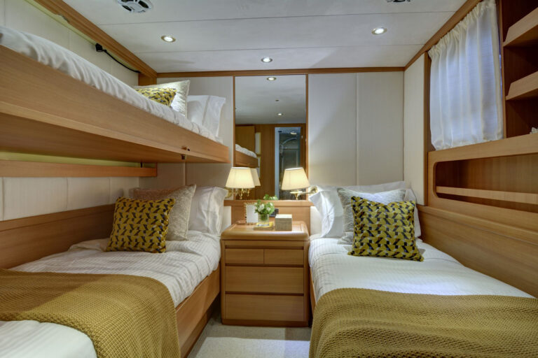 Twin cabin with Pullman berth