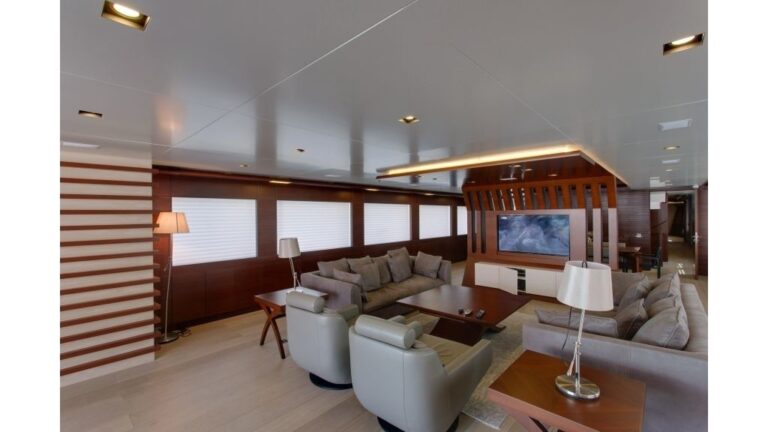 The 47m Yacht BEBE