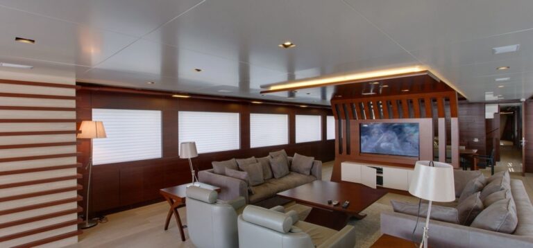 The 47m Yacht BEBE