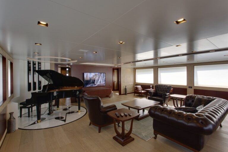 The 47m Yacht BEBE