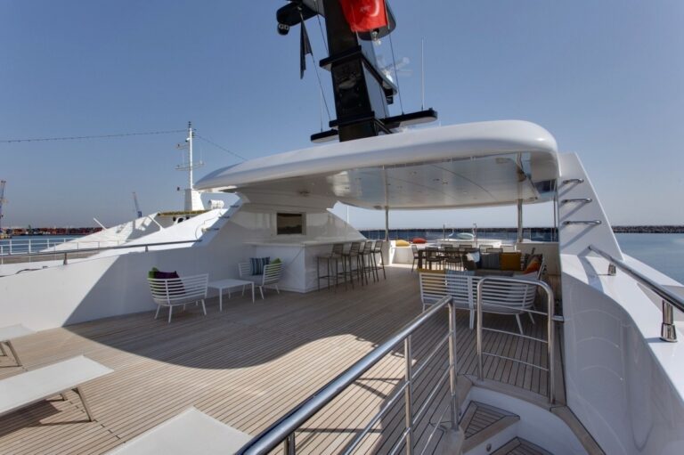 The 47m Yacht BEBE
