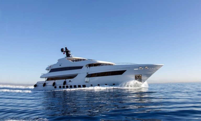The 47m Yacht BEBE