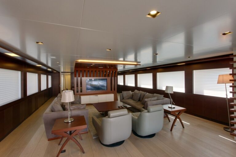 The 47m Yacht BEBE
