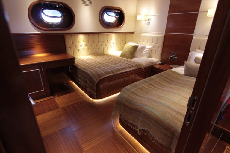 The 47m Yacht CARPE DIEM V