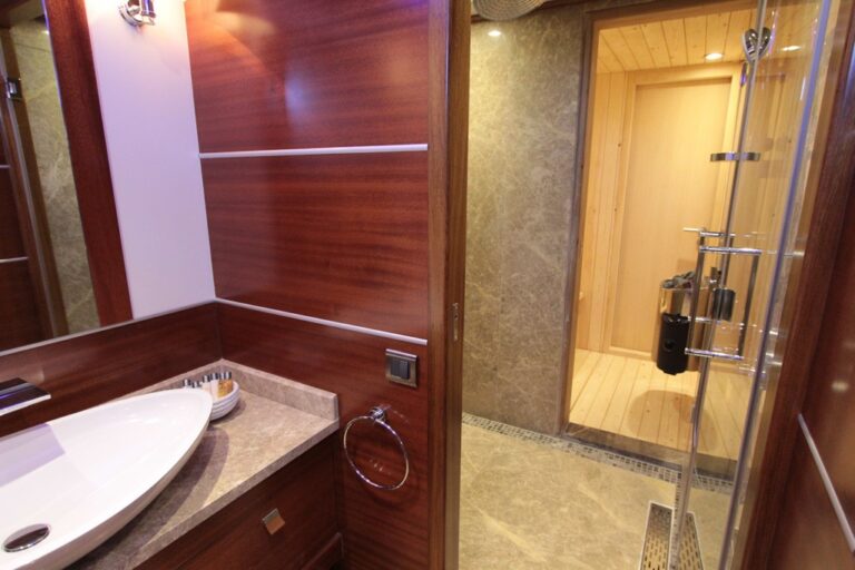 The 47m Yacht CARPE DIEM V