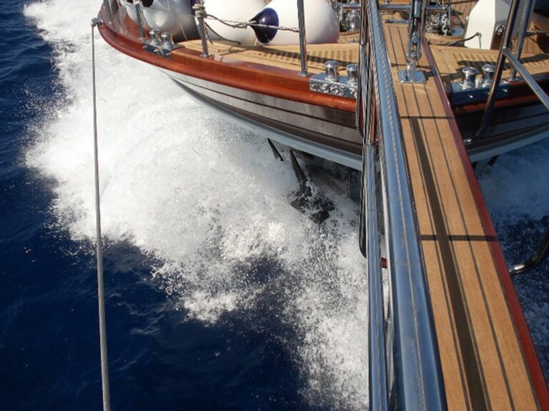 The 47m Yacht CARPE DIEM V