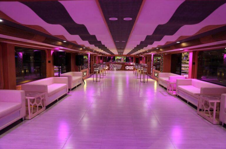 The 47m Yacht DESERT ROSE I