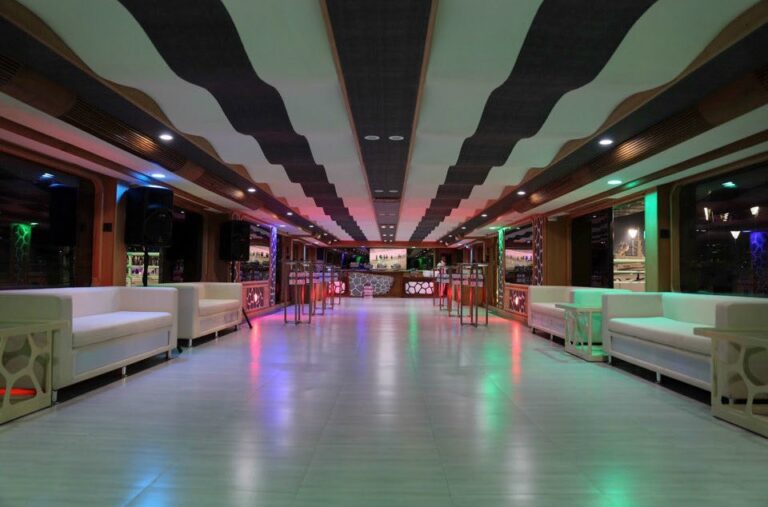 The 47m Yacht DESERT ROSE I