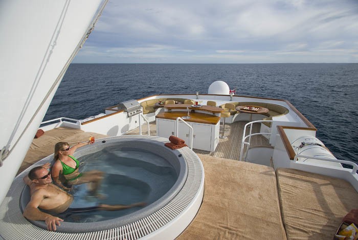 Jacuzzi Pool Aboard Yacht EL DUENDE