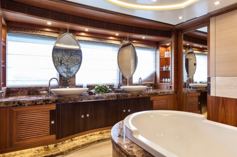 The 47m Yacht ELENA