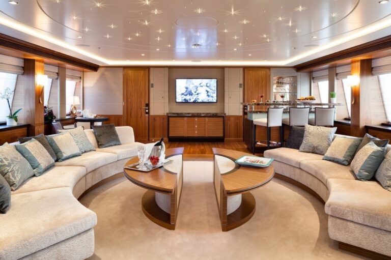The 47m Yacht ELENA