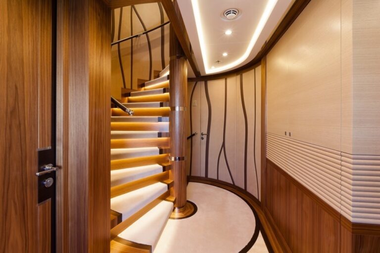 The 47m Yacht ELENA