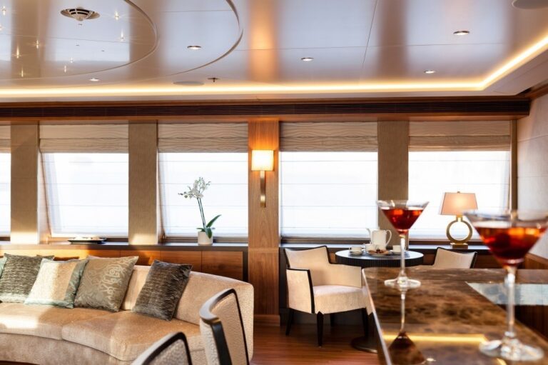 The 47m Yacht ELENA