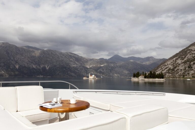 The 47m Yacht ELENA