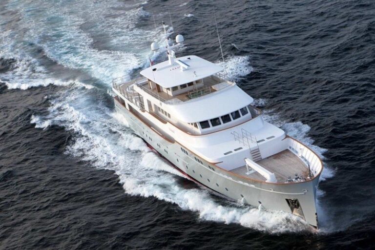 The 47m Yacht ELISABET