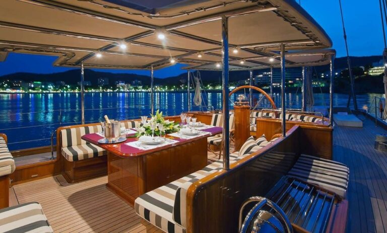 Evening: Yacht GWEILO's Al Fresco Eating/dining Captured