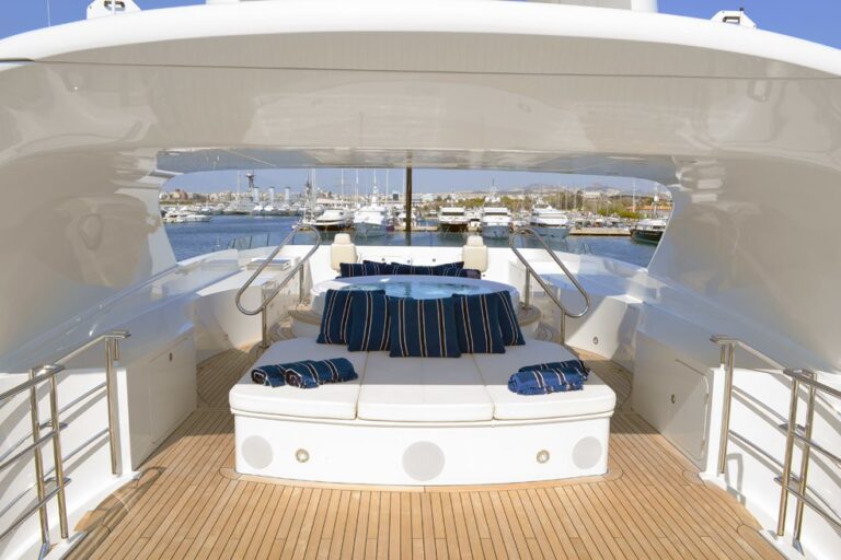The 47m Yacht LADY DEE