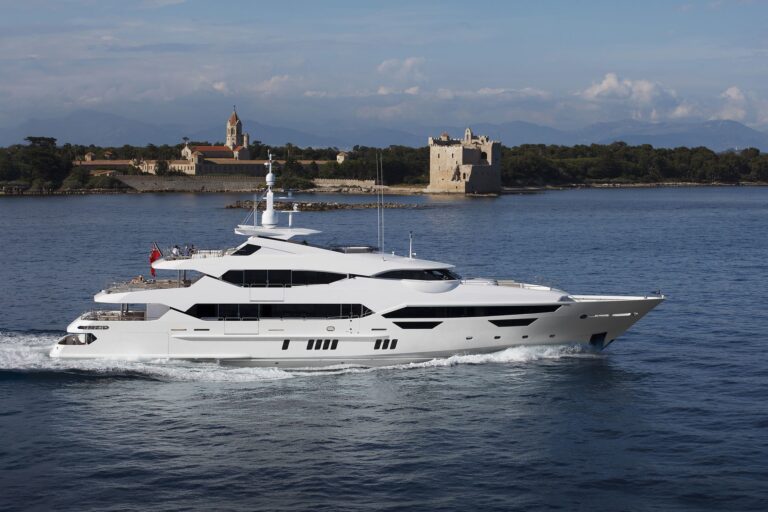 47M LUXURY MOTOR YACHT