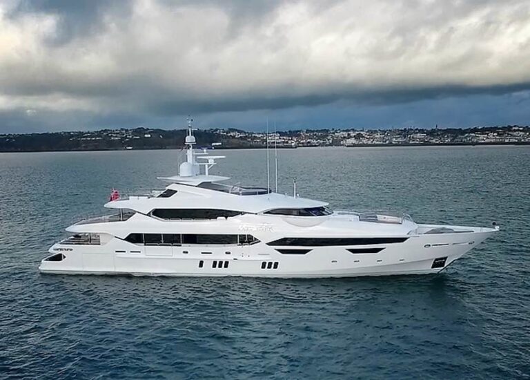 The 47m Yacht PRINCESS AVK