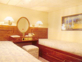 Twin Bed Cabin Aboard Yacht SEA CROWN