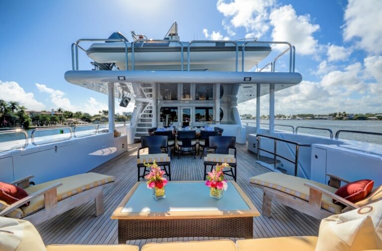 The 47m Yacht STARSHIP