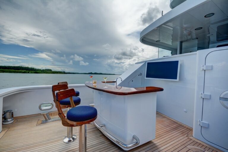 The 47m Yacht THEMIS