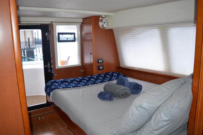 Main deck cabin