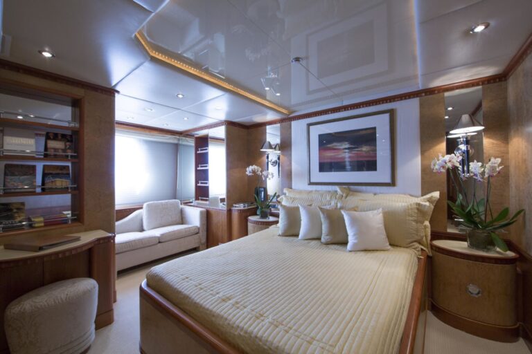 Queen Sized Cabin On Yacht KANALOA