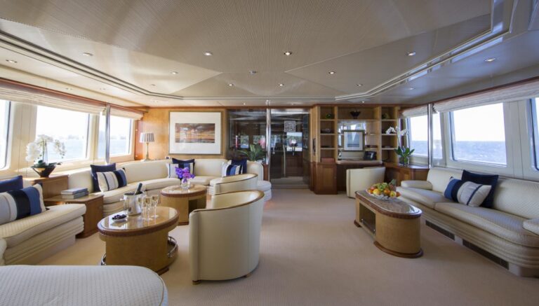 Profile: Yacht KANALOA's Sky-lounge Photograph