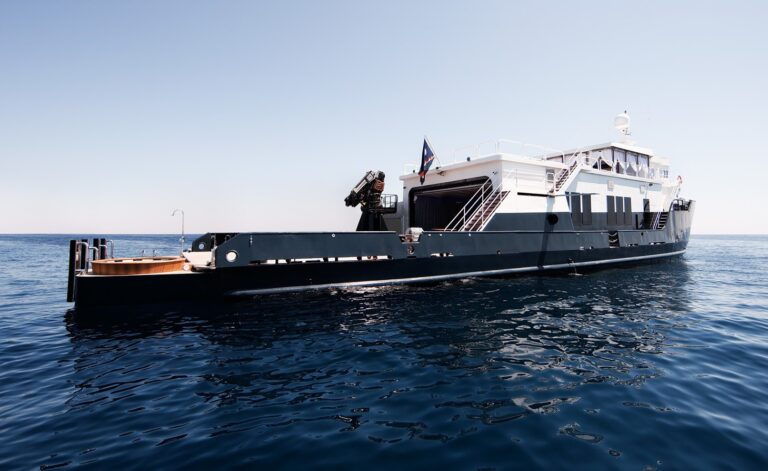 The 48m Yacht MYSTERE SHADOW