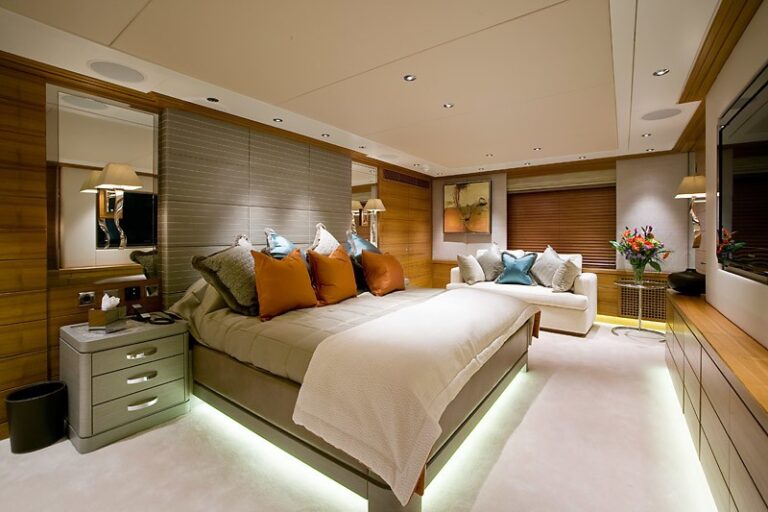Main Master Cabin Aboard Yacht VA BENE