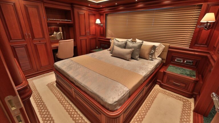 The 49m Yacht CLARITY
