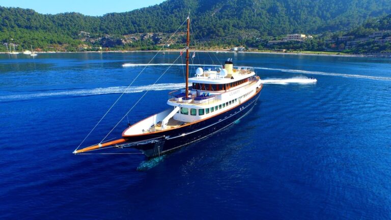 The 49m Yacht CLARITY