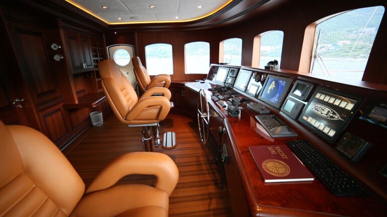 The 49m Yacht CLARITY
