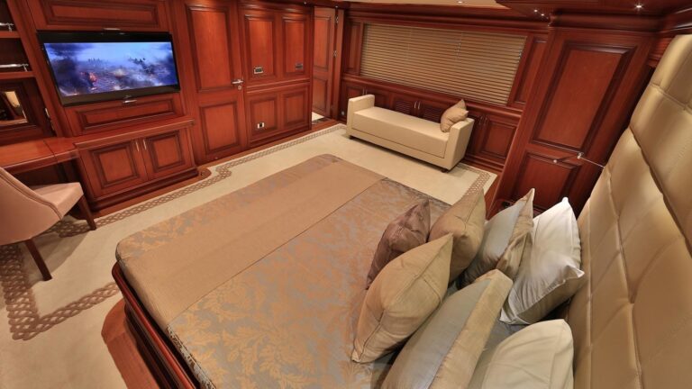 The 49m Yacht CLARITY