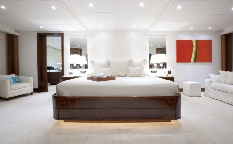 Profile: Yacht LA TANIA's Main Master Cabin Photograph