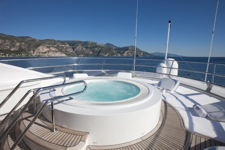 Jacuzzi Pool On Yacht LA TANIA