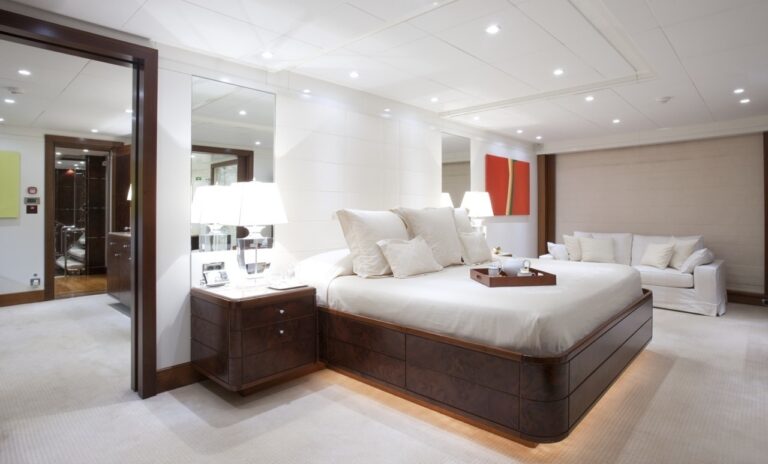 Main Master Cabin On Yacht LA TANIA